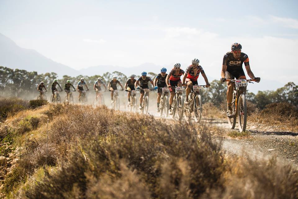 Prva kriza na 4. etapi - Absa Cape Epic slika 1