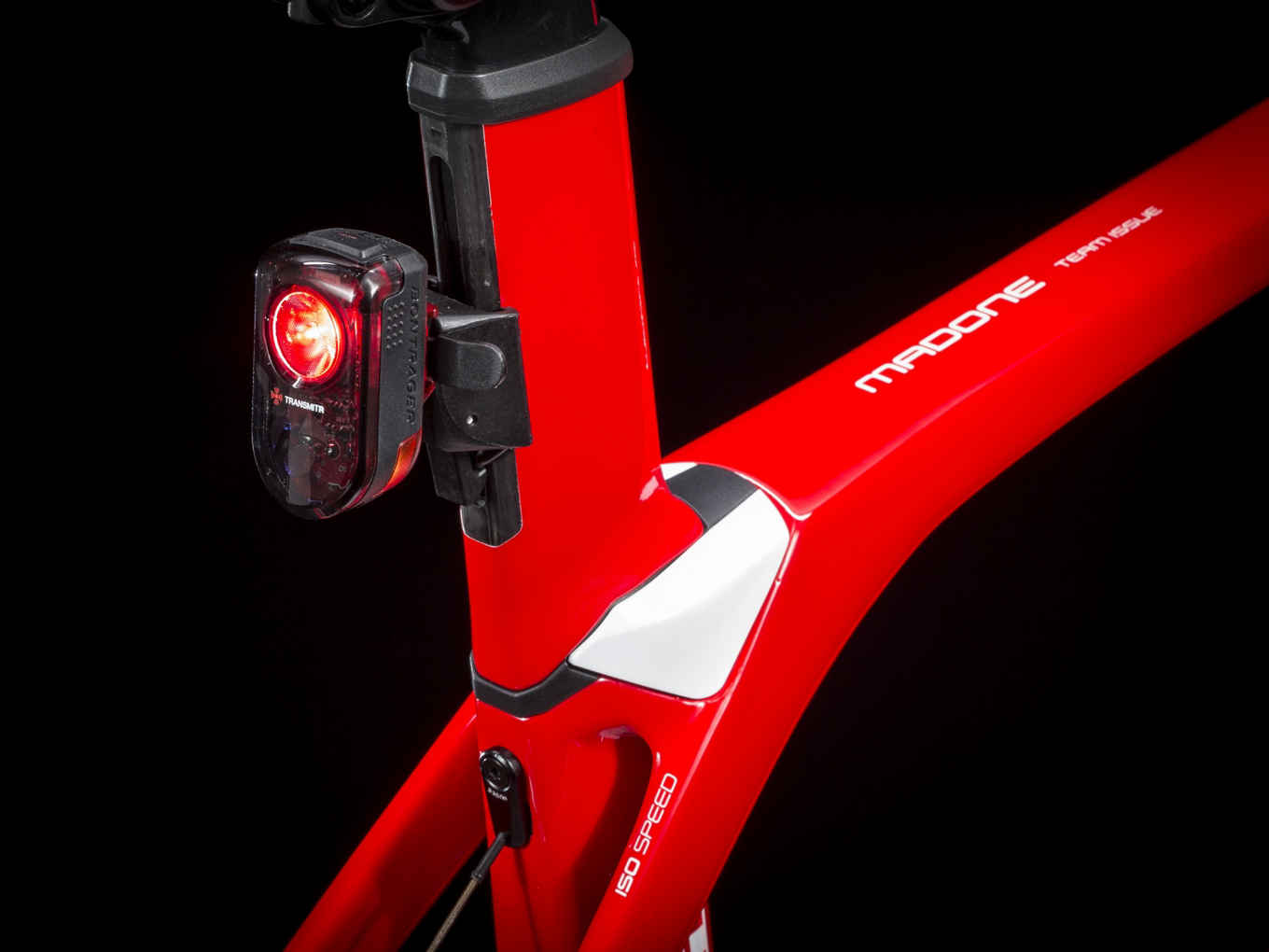 Madone90_21585_E_Accessory2.jpg (53 KB)