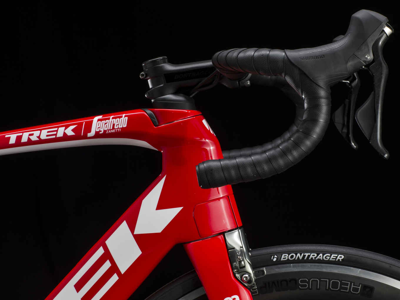 Madone90_21585_E_Alt4.jpg (65 KB)